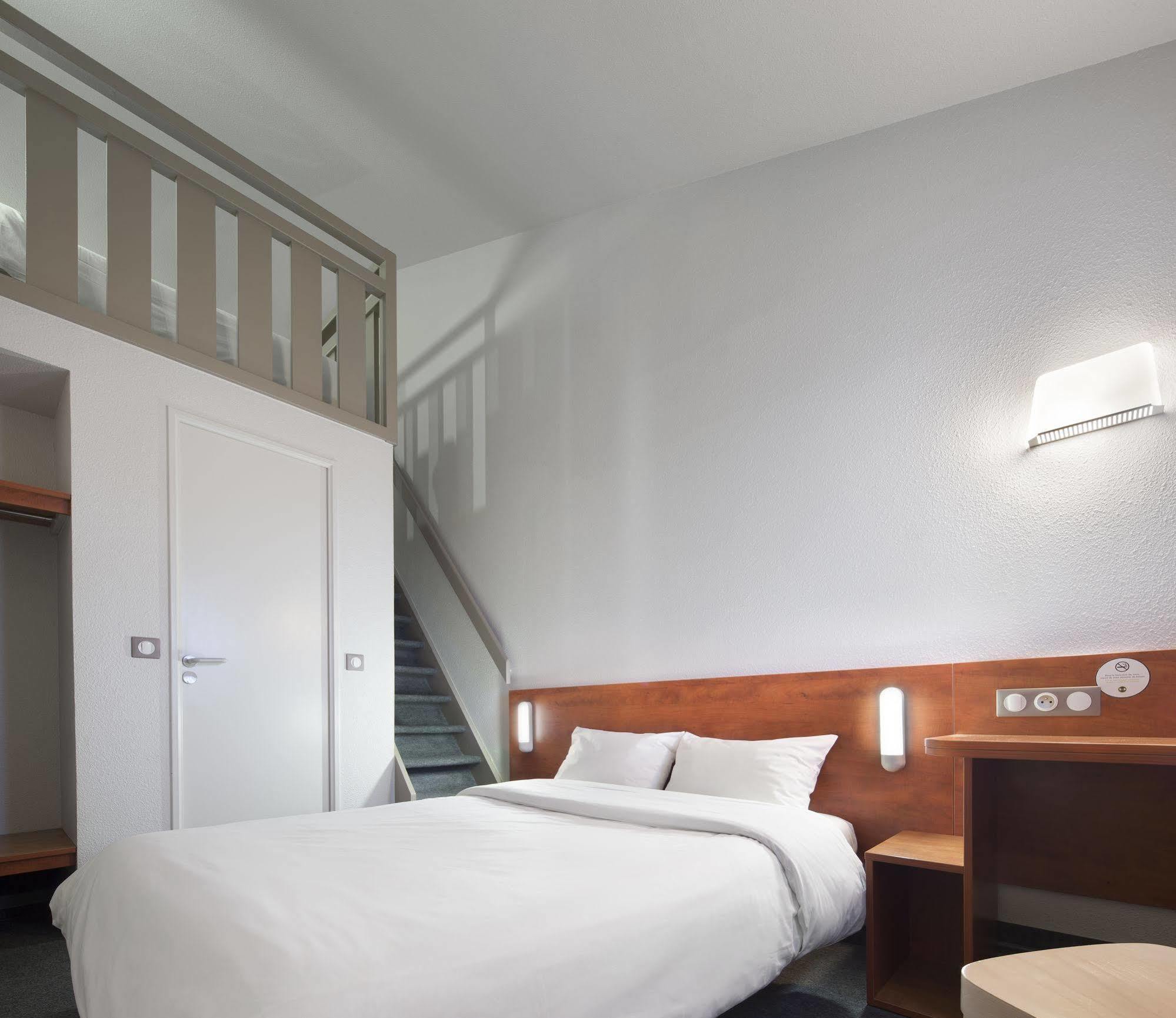 B&B Hotel Chartres Le Coudray Exterior foto
