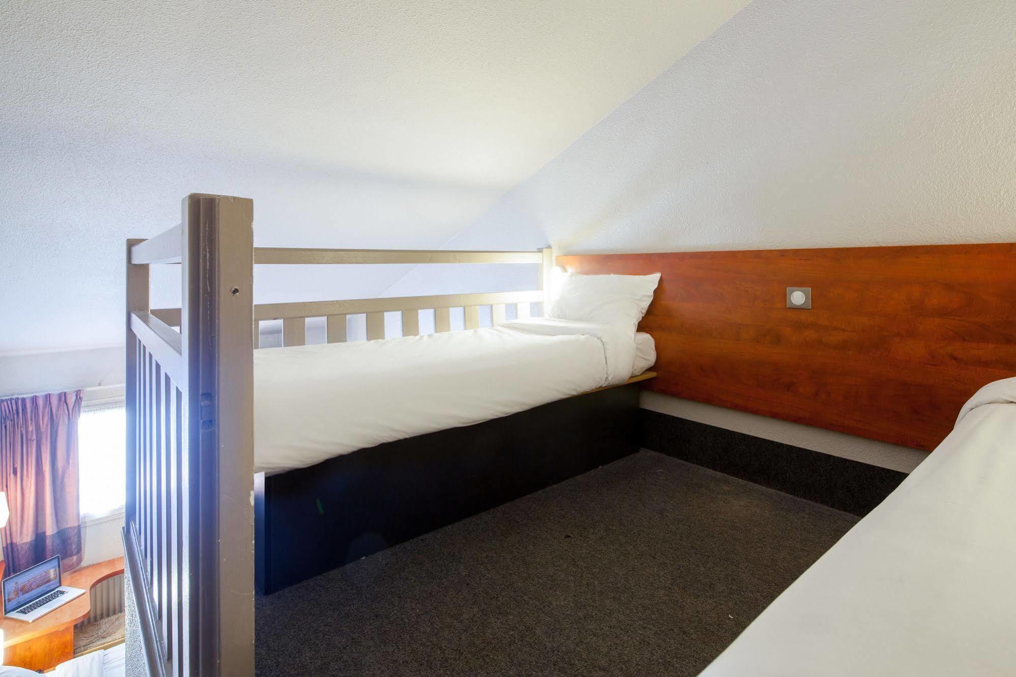 B&B Hotel Chartres Le Coudray Exterior foto