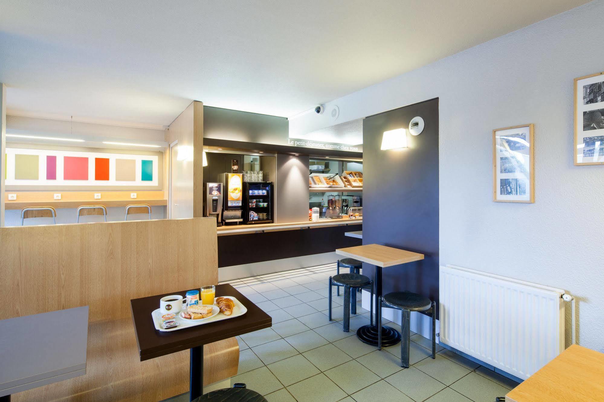 B&B Hotel Chartres Le Coudray Exterior foto