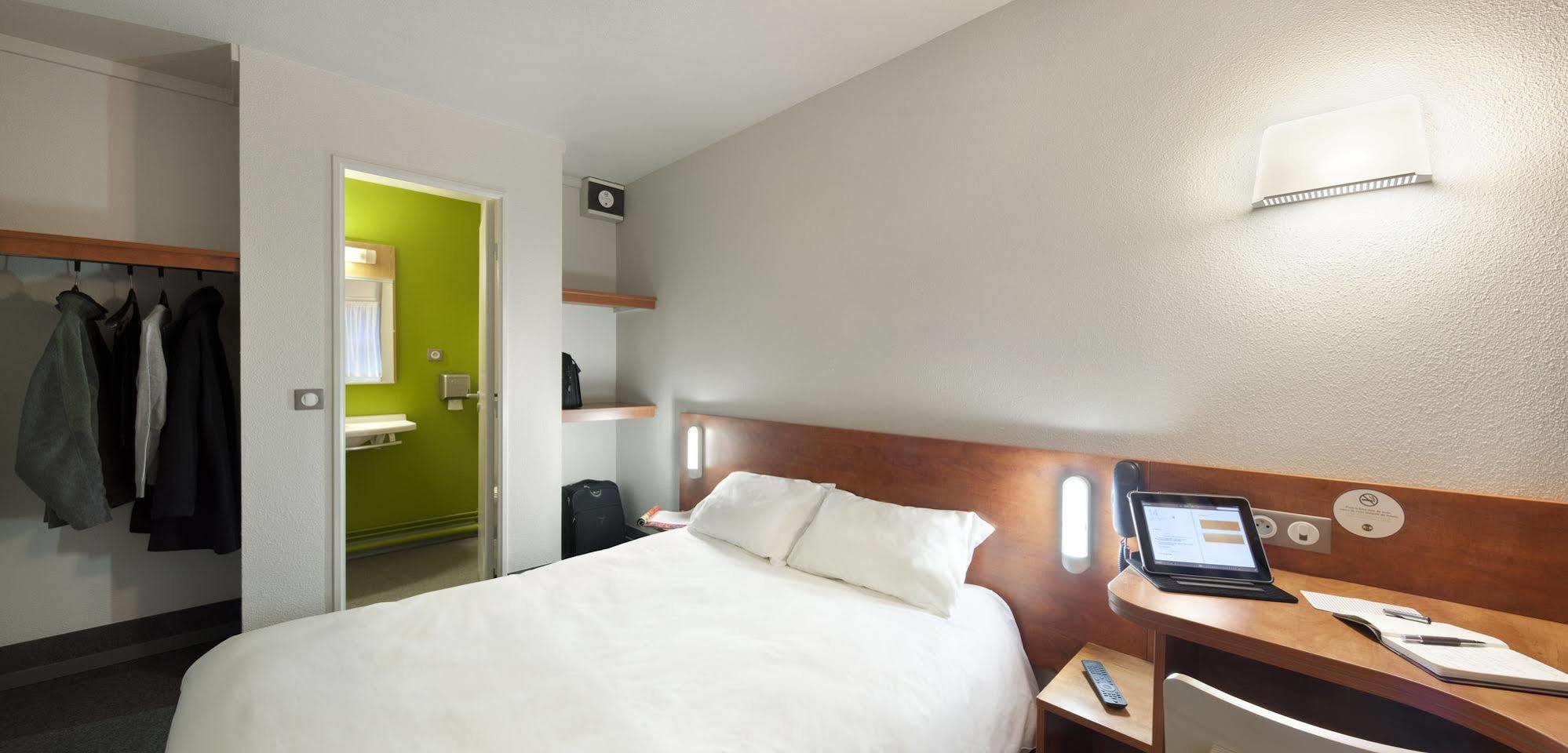 B&B Hotel Chartres Le Coudray Exterior foto